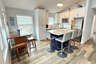 925 S Honeysuckle Dr, Crystal Beach, TX 77650 - Photo 7