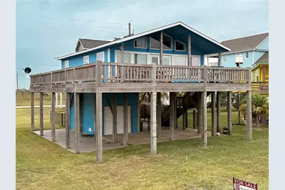 925 S Honeysuckle Drive, Crystal Beach, TX 77650 - Photo 3