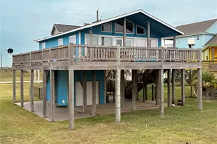 925 S Honeysuckle Dr, Crystal Beach, TX 77650 - Photo 3