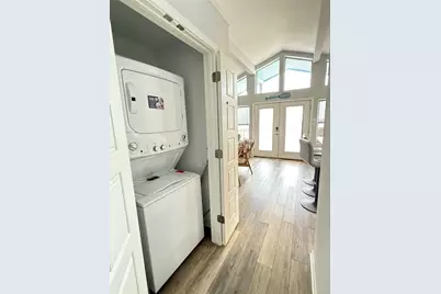 925 S Honeysuckle Drive, Crystal Beach, TX 77650 - Photo 11