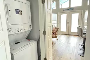 925 S Honeysuckle Dr, Crystal Beach, TX 77650 - Photo 11