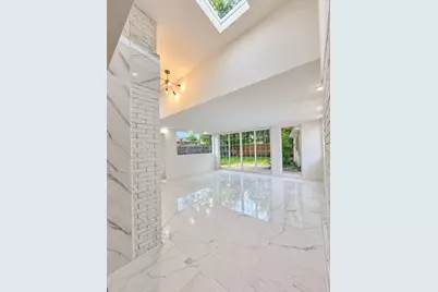 1143 Creekmont Drive, Houston, TX 77091 - Photo 7