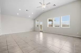 10723 Clfs Vw Dr, Rosharon, TX 77583 - Photo 9