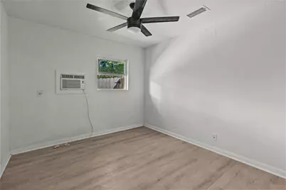 113 Highland Drive, Hitchcock, TX 77563 - Photo 9