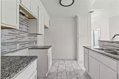 113 Highland Drive, Hitchcock, TX 77563 - Photo 7