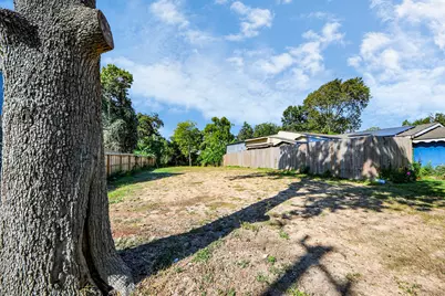 1740 Esperanza Street, Houston, TX 77023 - Photo 23