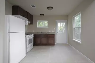1001 9th Avenue N, Texas City, TX 77590 - Photo 7