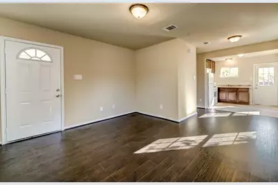 1001 9th Avenue N, Texas City, TX 77590 - Photo 9