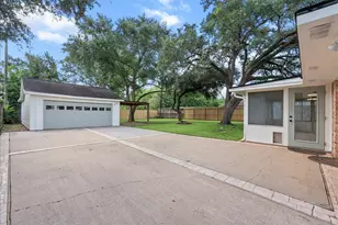 2022 Willow Wisp Dr, Seabrook, TX 77586 - Photo 43