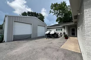 103 W Barrow St, Dayton, TX 77535 - Photo 41