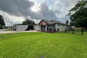 103 W Barrow St, Dayton, TX 77535 - Photo 3