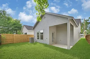 90 Burress St, Houston, TX 77022 - Photo 31