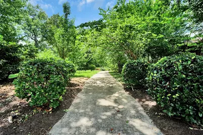 1 Woodstone Street, Houston, TX 77024 - Photo 23