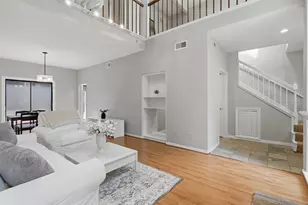 701 Bering Dr, Houston, TX 77057 - Photo 1