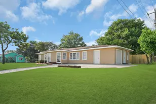 1603 5th Ave N, Texas City, TX 77590 - Photo 5