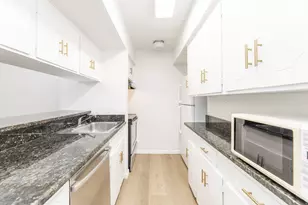 2101 Fountain View Dr, Houston, TX 77057 - Photo 15