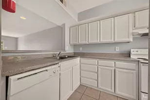 12656 Windsor Village Dr, Houston, TX 77071 - Photo 15