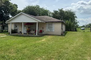 115 St John Rd, Schulenburg, TX 78956 - Photo 1