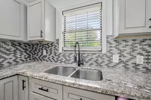 3221 Texas Ave, Texas City, TX 77590 - Photo 11