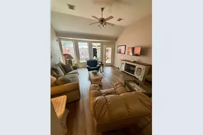 2415 Clippers Square, Houston, TX 77058 - Photo 17