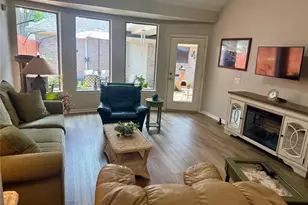 2415 Clippers Square, Houston, TX 77058 - Photo 9