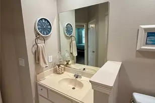 2415 Clippers Square, Houston, TX 77058 - Photo 21