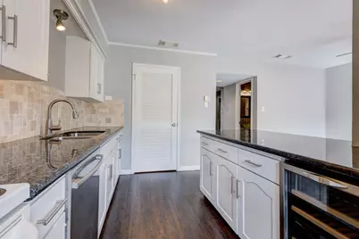 6444 Burgoyne Road #104, Houston, TX 77057 - Photo 9