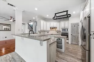 11000 Ashleigh Pl, Beaumont, TX 77705 - Photo 7
