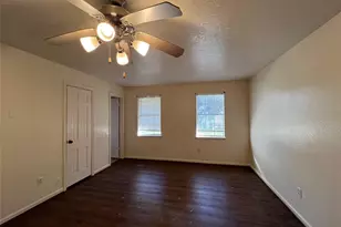 553 Roanoke St Dr, Conroe, TX 77302 - Photo 7