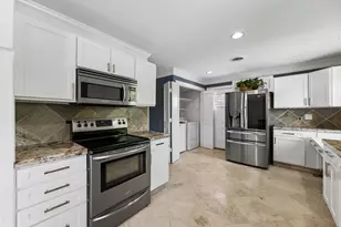 9534 Beverly Hill St, Houston, TX 77063 - Photo 9