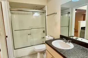 8100 Cambridge St, Houston, TX 77054 - Photo 17