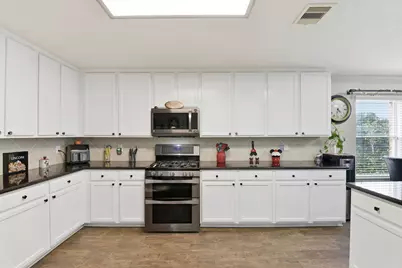 1821 Majestic Oak Drive, Pearland, TX 77581 - Photo 15