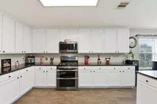 1821 Majestic Oak Dr, Pearland, TX 77581 - Photo 15