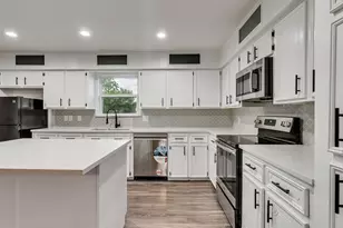 1905 County Rd 235, Alvin, TX 77511 - Photo 9