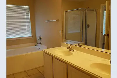 111 Gallery Cove Court, The Woodlands, TX 77382 - Photo 11