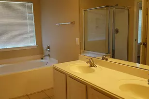 111 Gallery Cove Ct, The Woodlands, TX 77382 - Photo 11