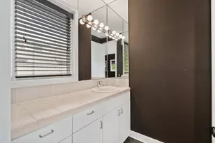 2409 Maconda Ln, Houston, TX 77027 - Photo 33