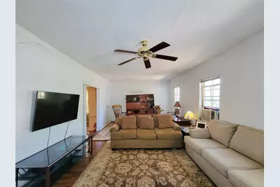 1574 Godwin Street, Houston, TX 77023 - Photo 7