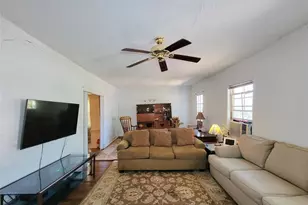1574 Godwin St, Houston, TX 77023 - Photo 7