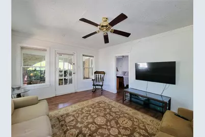 1574 Godwin Street, Houston, TX 77023 - Photo 5