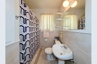 1574 Godwin Street, Houston, TX 77023 - Photo 21
