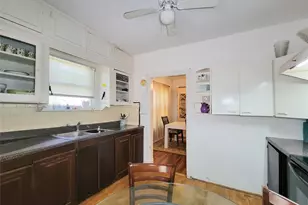 1574 Godwin St, Houston, TX 77023 - Photo 11
