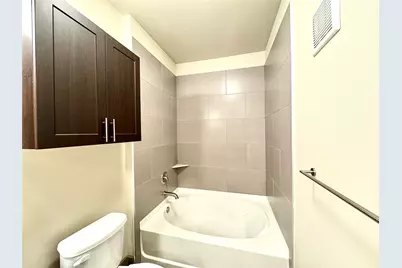 2033 S Gessner Road #2105, Houston, TX 77063 - Photo 7