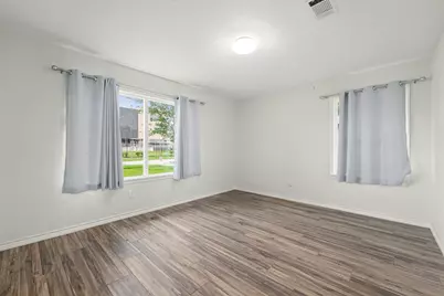 5127 Maple Street, Bellaire, TX 77401 - Photo 13