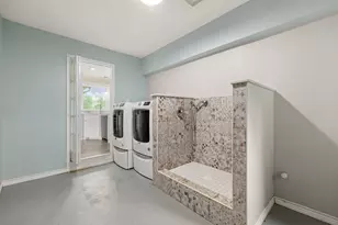 5127 Maple St, Bellaire, TX 77401 - Photo 15