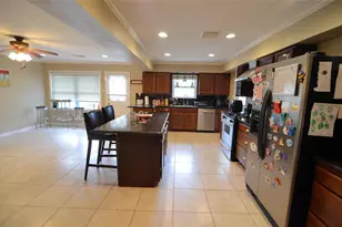 5215 Sanford Rd, Houston, TX 77035 - Photo 5
