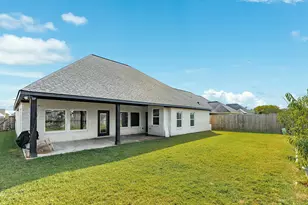 2 Greystone Ct, Angleton, TX 77515 - Photo 33