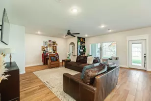 2 Greystone Ct, Angleton, TX 77515 - Photo 11