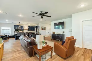 2 Greystone Ct, Angleton, TX 77515 - Photo 11