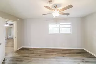 3206 Teakwood Cir, Dickinson, TX 77539 - Photo 9